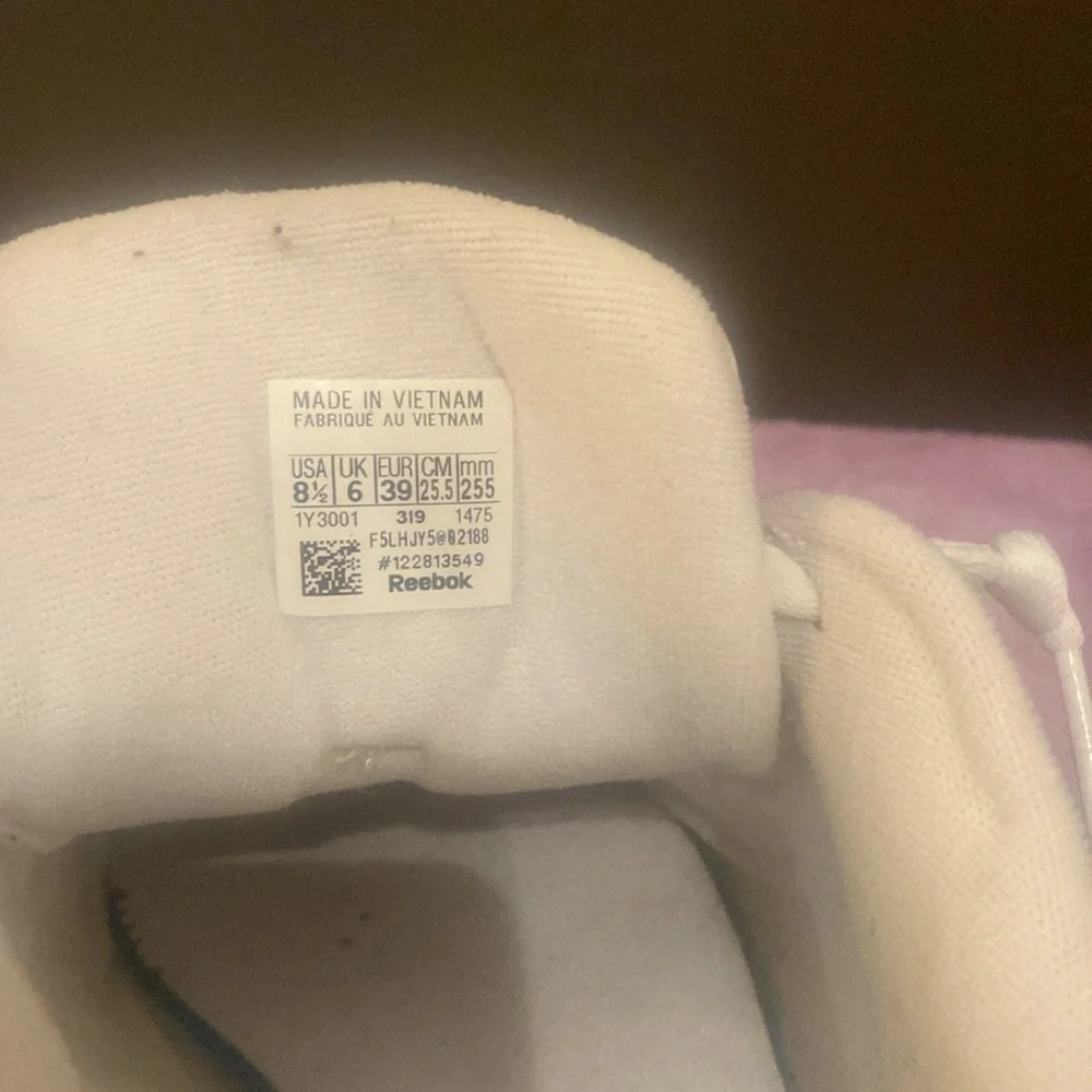 Reeboks - Picture 6 of 6